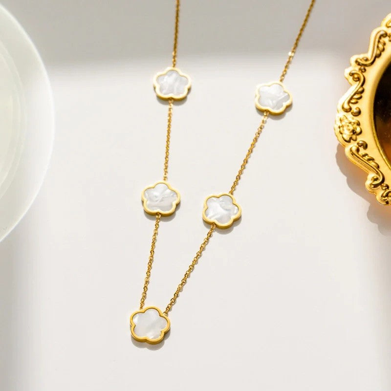Clover Necklace, White