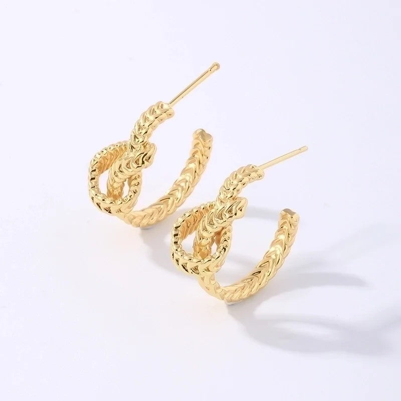 Twist Ear Stud Gold
