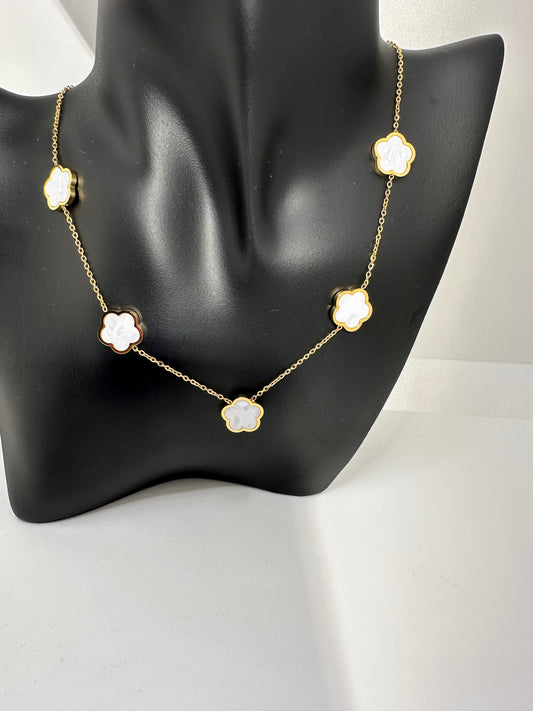 Clover Necklace, White