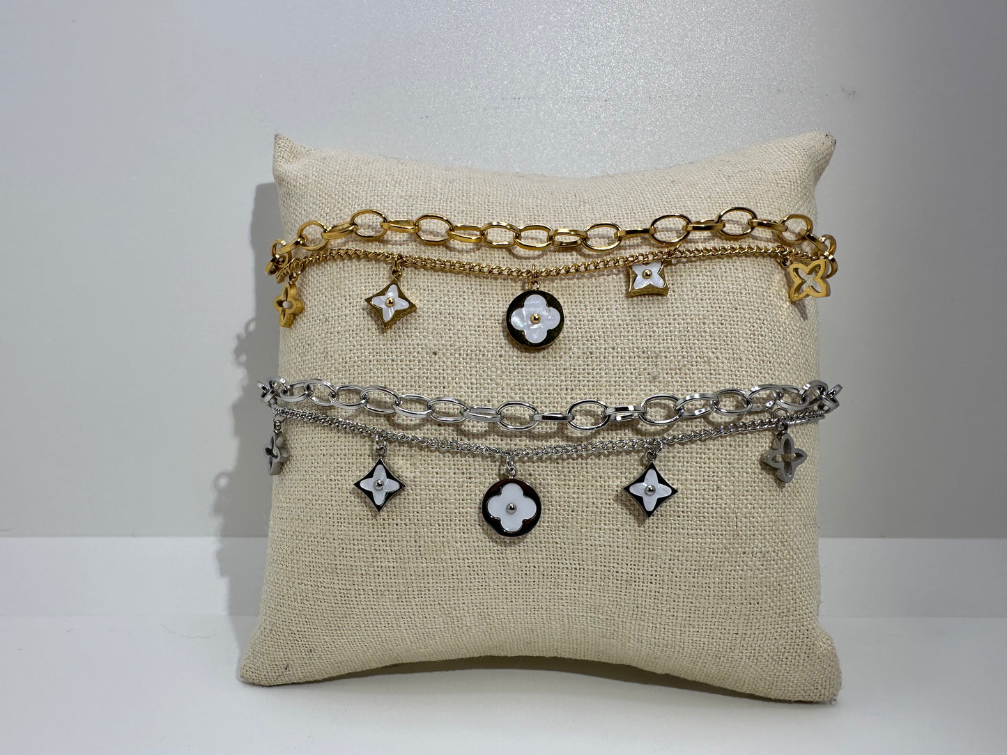 Double layered Clover Bracelet, Gold