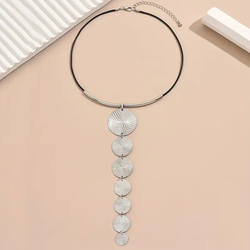 Geometric Round Pendant Necklace