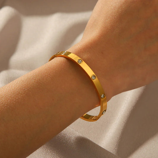 Round Diamond Bangles, Gold