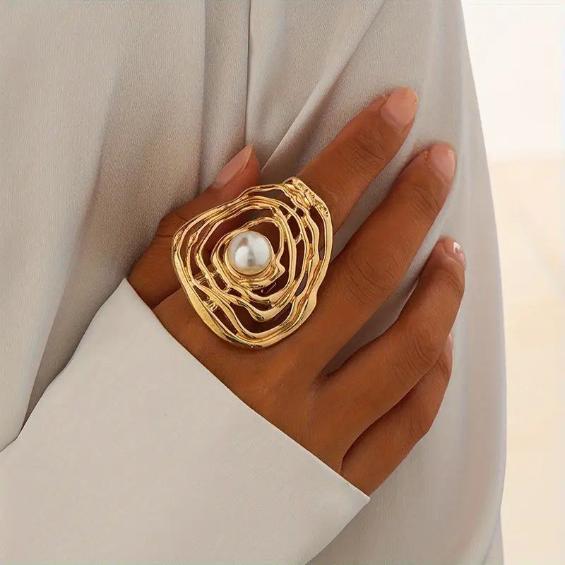 Retro Fashion Ring Swirl Pearl